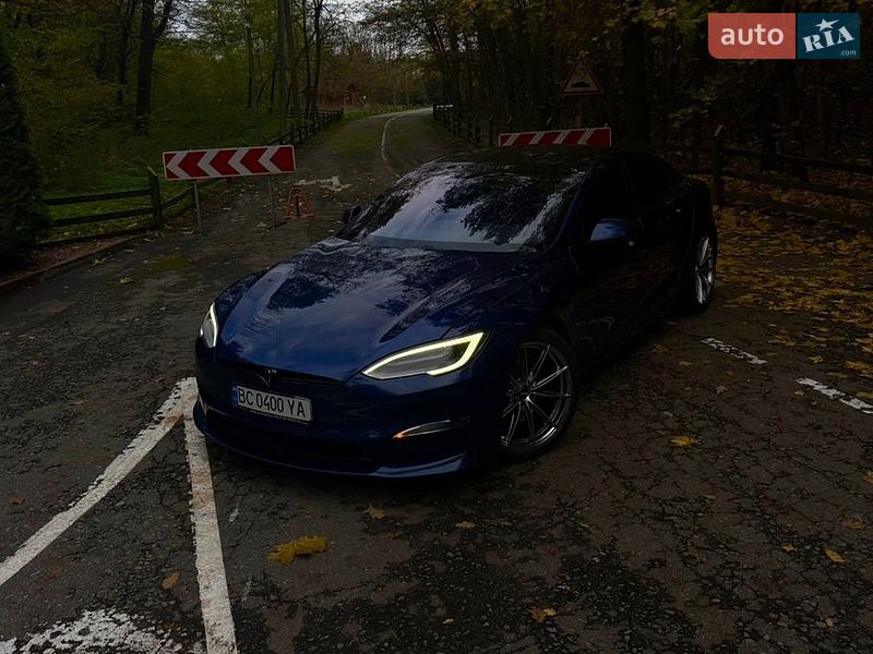 Лифтбек Tesla Model S 2022 в Киеве