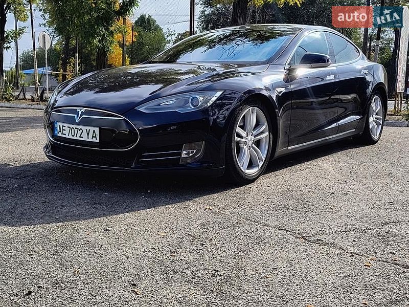 Tesla Model S 2013