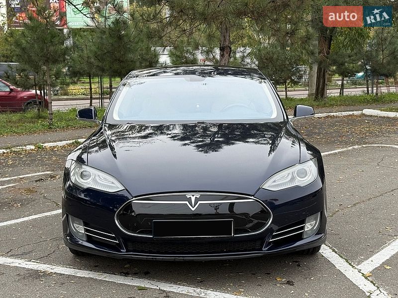 Tesla Model S 2013