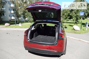 Внедорожник / Кроссовер Tesla Model X 2018 в 
