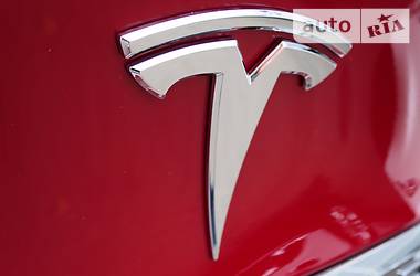 Внедорожник / Кроссовер Tesla Model X 2017 в 