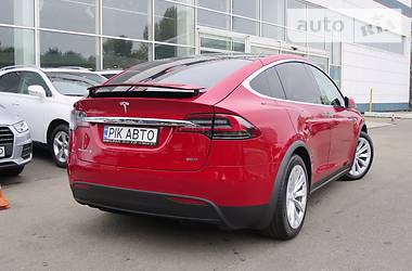 Внедорожник / Кроссовер Tesla Model X 2017 в 