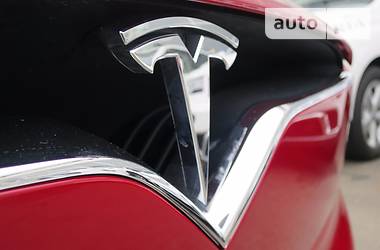 Внедорожник / Кроссовер Tesla Model X 2017 в 