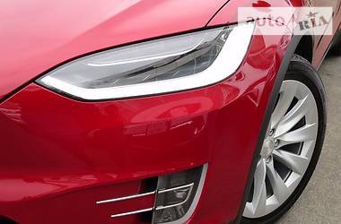 Внедорожник / Кроссовер Tesla Model X 2017 в 