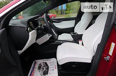 Внедорожник / Кроссовер Tesla Model X 2017 в 