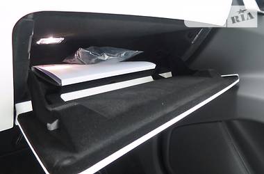 Внедорожник / Кроссовер Tesla Model X 2017 в 