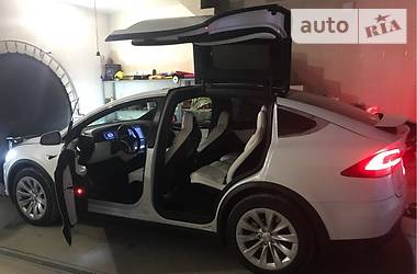 Внедорожник / Кроссовер Tesla Model X 2017 в Ровно