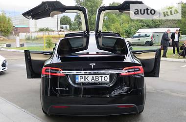 Внедорожник / Кроссовер Tesla Model X 2016 в Киеве