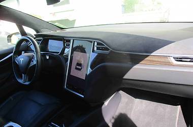 Хэтчбек Tesla Model X 2016 в Киеве