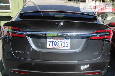 Хэтчбек Tesla Model X 2016 в Киеве