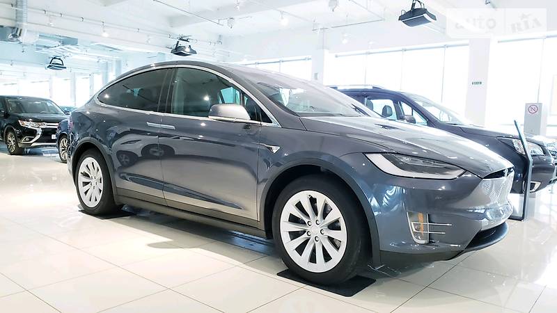 Позашляховик / Кросовер Tesla Model X 2017 в Києві