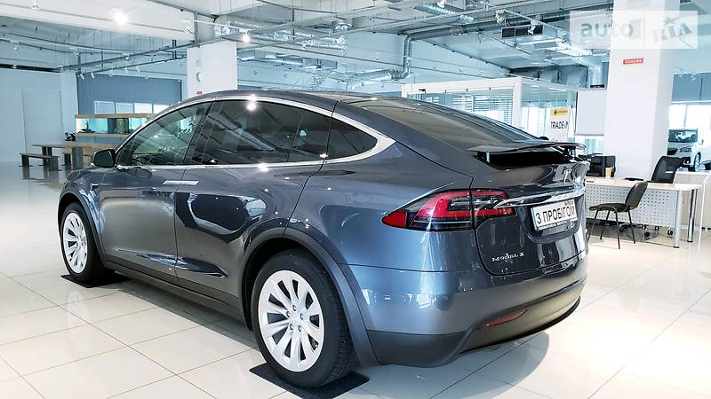 Позашляховик / Кросовер Tesla Model X 2017 в Києві