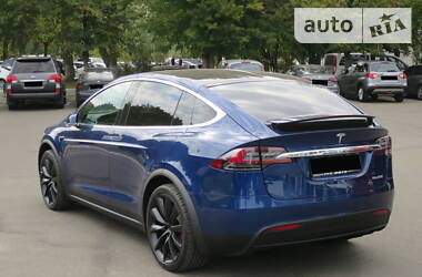 Внедорожник / Кроссовер Tesla Model X 2019 в Киеве