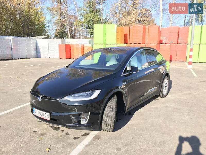 Позашляховик / Кросовер Tesla Model X 2016 в Києві