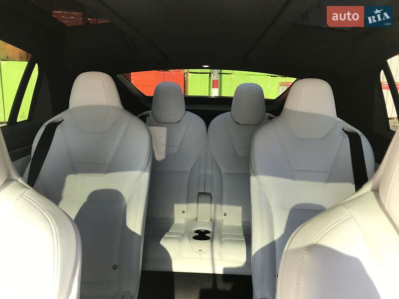 Позашляховик / Кросовер Tesla Model X 2016 в Києві