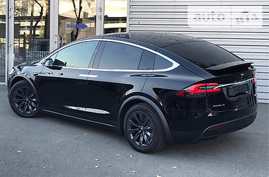 Внедорожник / Кроссовер Tesla Model X 2019 в Киеве