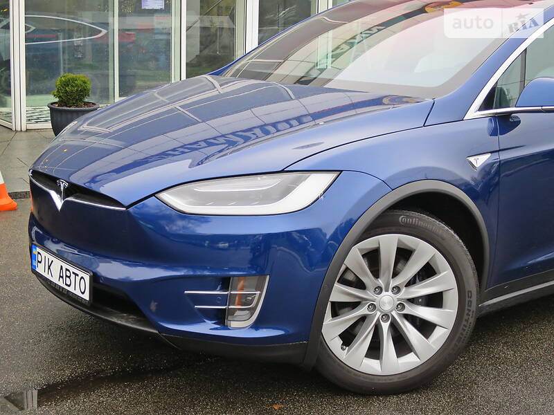 Позашляховик / Кросовер Tesla Model X 2016 в Києві