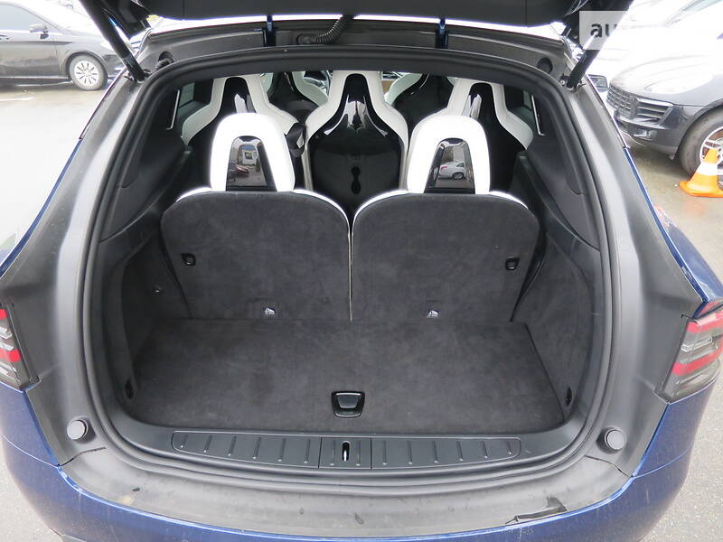 Позашляховик / Кросовер Tesla Model X 2016 в Києві