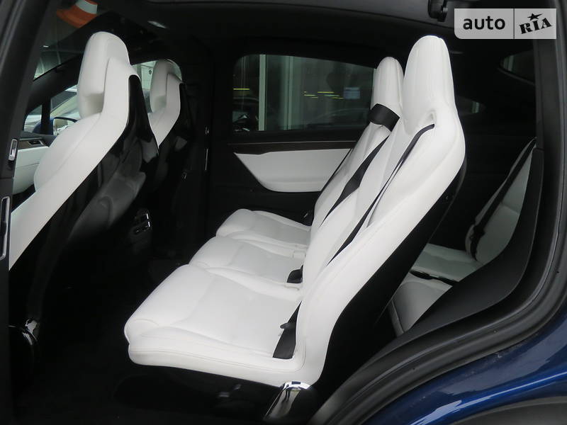 Позашляховик / Кросовер Tesla Model X 2016 в Києві