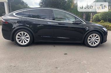 Позашляховик / Кросовер Tesla Model X 2018 в 