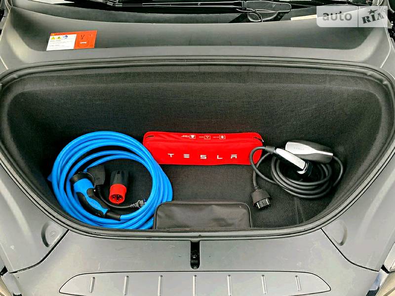 Позашляховик / Кросовер Tesla Model X 2018 в Києві фото 25 Позашляховик / Кросовер Tesla Model X 2018 в Києві