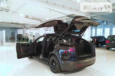 Внедорожник / Кроссовер Tesla Model X 2018 в Киеве