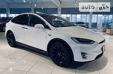 Позашляховик / Кросовер Tesla Model X 2016 в 