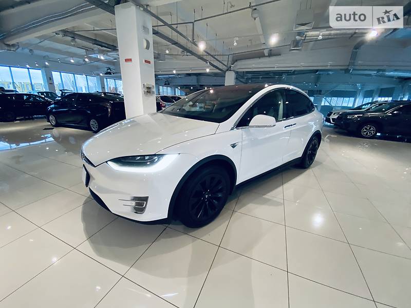 Позашляховик / Кросовер Tesla Model X 2016 в 