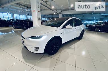 Позашляховик / Кросовер Tesla Model X 2016 в 