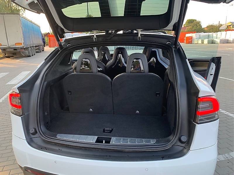 Позашляховик / Кросовер Tesla Model X 2016 в Івано-Франківську