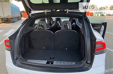Позашляховик / Кросовер Tesla Model X 2016 в 