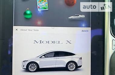 Позашляховик / Кросовер Tesla Model X 2016 в 