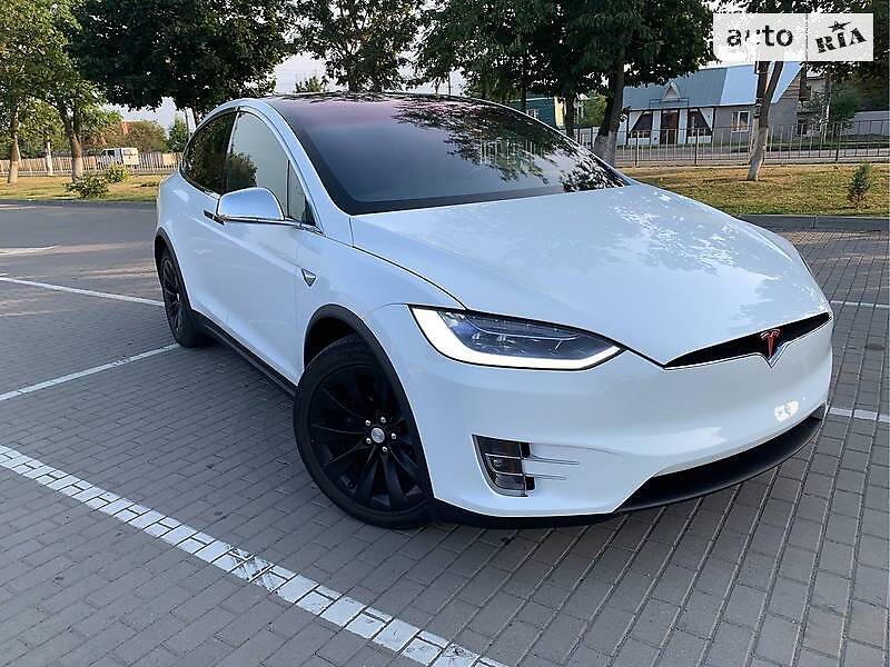 Позашляховик / Кросовер Tesla Model X 2016 в Івано-Франківську