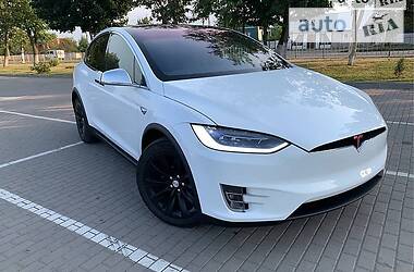 Позашляховик / Кросовер Tesla Model X 2016 в 