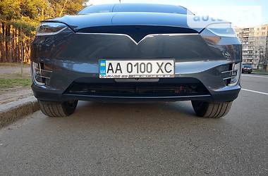 Позашляховик / Кросовер Tesla Model X 2017 в 