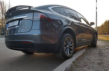 Позашляховик / Кросовер Tesla Model X 2017 в 