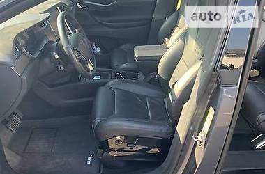 Позашляховик / Кросовер Tesla Model X 2016 в 