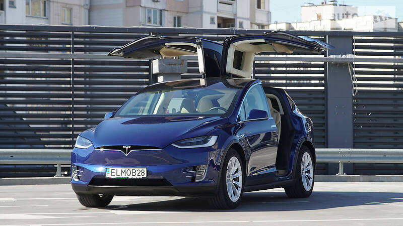 Позашляховик / Кросовер Tesla Model X 2016 в Києві