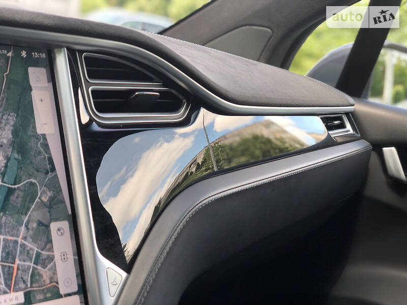 Позашляховик / Кросовер Tesla Model X 2016 в Хмельницькому