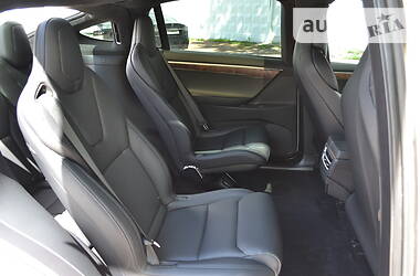 Позашляховик / Кросовер Tesla Model X 2018 в 