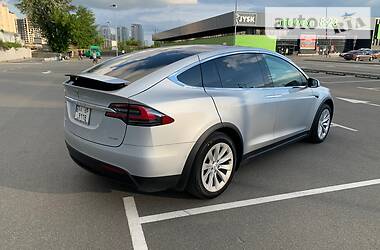 Позашляховик / Кросовер Tesla Model X 2017 в 