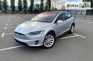 Позашляховик / Кросовер Tesla Model X 2017 в 