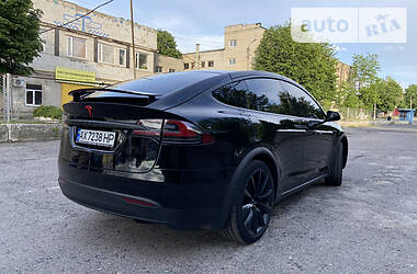 Позашляховик / Кросовер Tesla Model X 2017 в Харкові