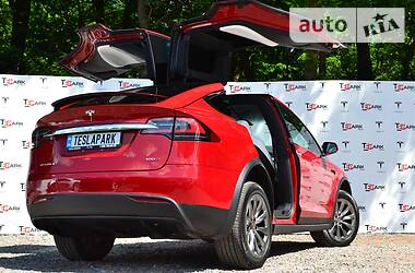 Позашляховик / Кросовер Tesla Model X 2018 в Києві