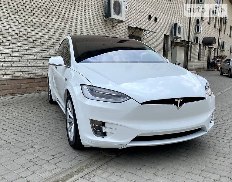 Хэтчбек Tesla Model X 2016 в Сторожинце