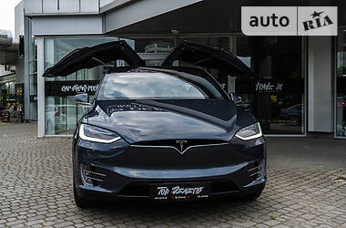 Позашляховик / Кросовер Tesla Model X 2018 в Львові