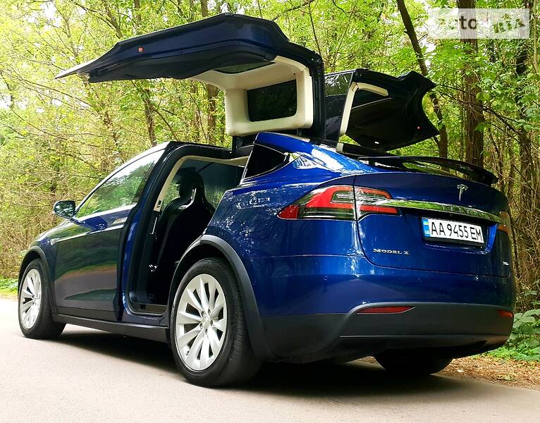 Позашляховик / Кросовер Tesla Model X 2016 в Києві