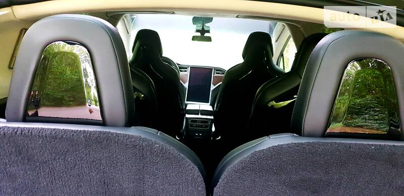 Позашляховик / Кросовер Tesla Model X 2016 в Києві