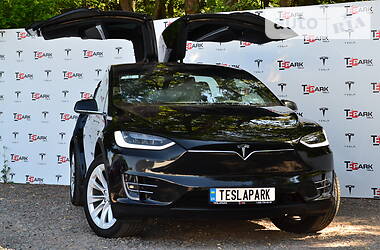 Позашляховик / Кросовер Tesla Model X 2017 в Києві