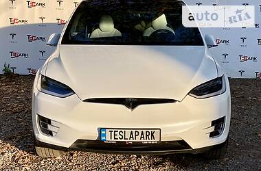 Позашляховик / Кросовер Tesla Model X 2018 в 